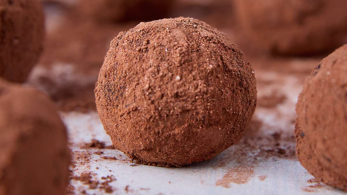 Cashew nut and almond butter truffles